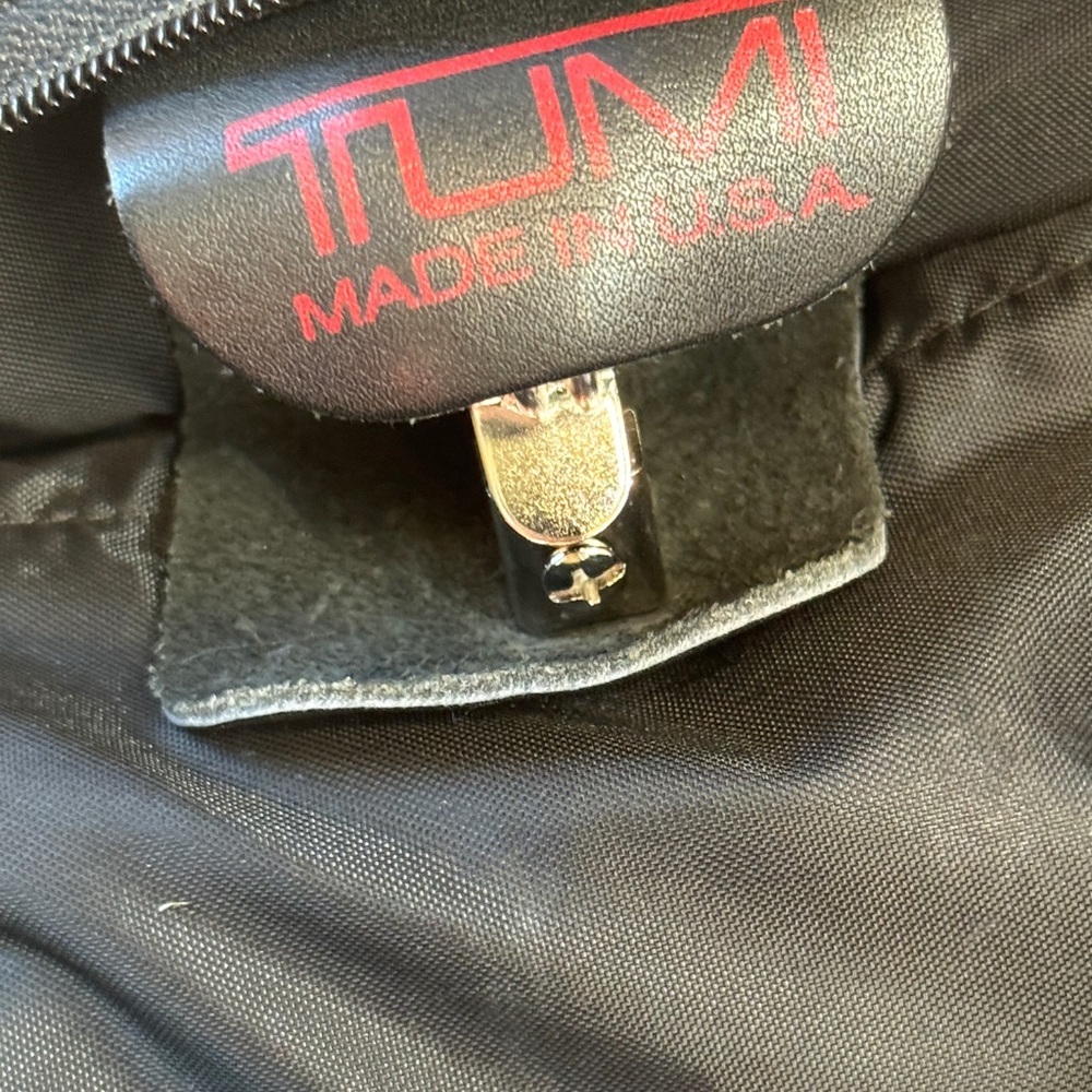 Tumi Black Luggage Travel Bag Durable Nylon - Picture 11 of 14